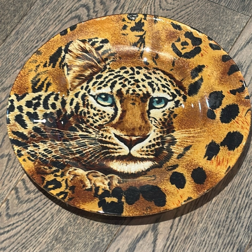 Vintage Tiger porcelain style collector trinket dish